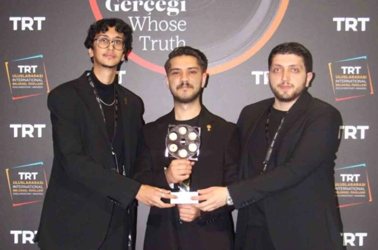 KBÜ öğrencilerinin ‘Cam Adam’ı TRT Belgesel Yarışmasında ödül kazandı