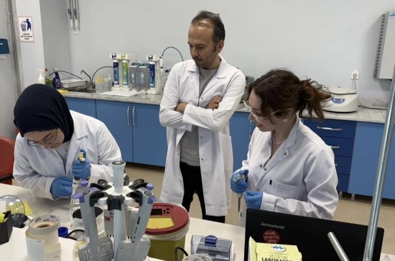 KBÜ’de biyolojik yaşı belirleyecek yerli test geliştiriliyor