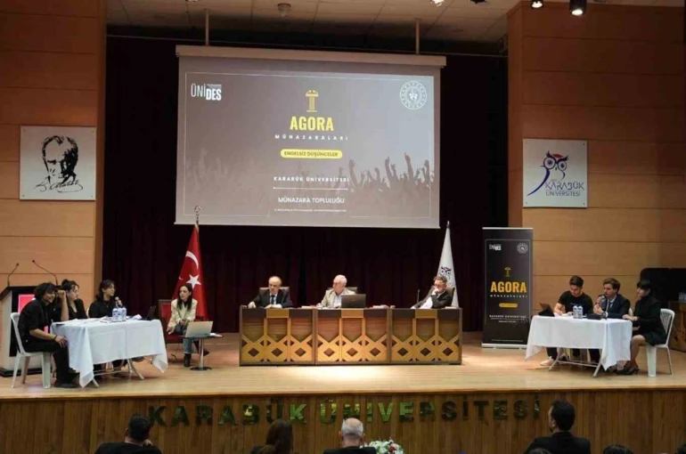 KBÜ’de "Engelsiz Düşünceler" kapsamında münazara etkinliği düzenlendi