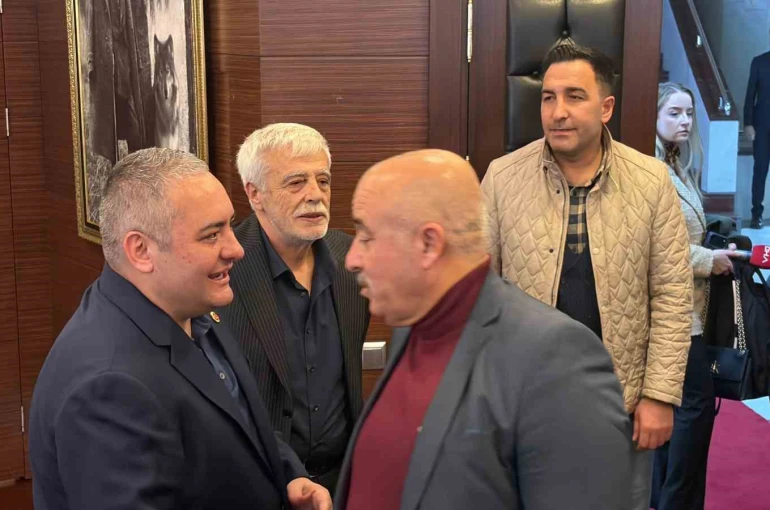 Keçiören Belediye Başkanı Özarslan: "(Özgür Özel hakkında) Bu sabah itibarıyla savcılığa suç duyurusunda bulundum"