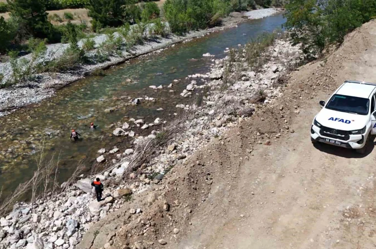 Kelkit Çayı’nda kaybolan Esmanur için arama çalışmaları yeniden başladı