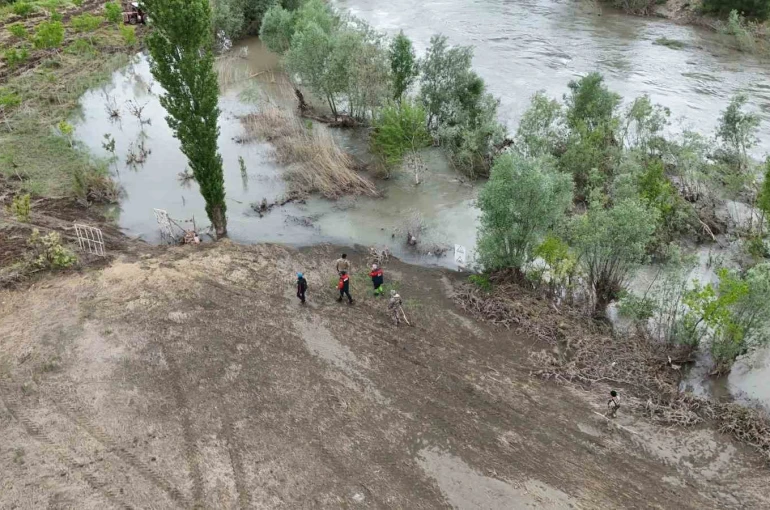 Kelkit Çayı’nda kaybolan kız 31 gündür aranıyor