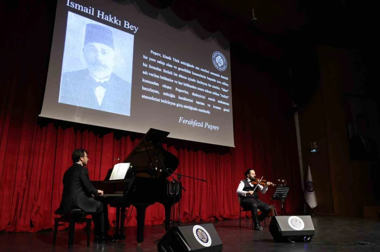 Keman ve piyano ile saklı kadim nağmeler: "Türk müziği saz eserleri" Erzurum’da büyüledi