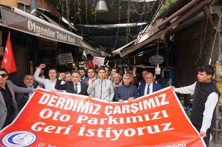 Kemeraltı esnafı otopark sorunu nedeniyle kepenk kapattı