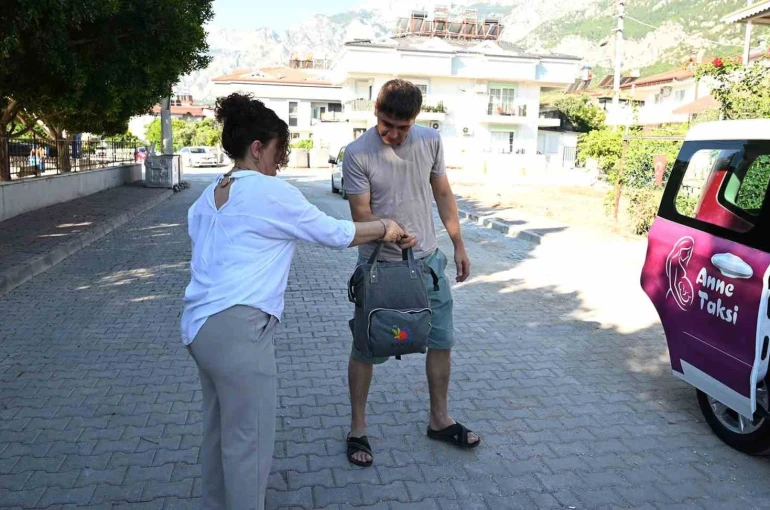 Kemer’de anne adaylarının yol arkadaşı: Anne Taksi
