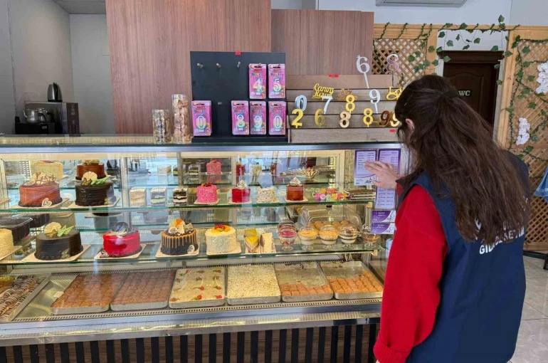 Kemer’de bayram öncesi market, fırın ve pastanelere sıkı denetim