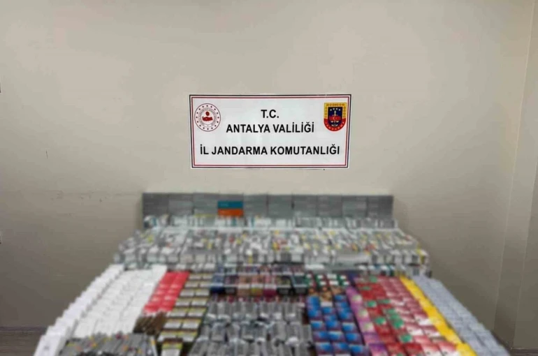 Kemer’de kaçak sigara operasyonu