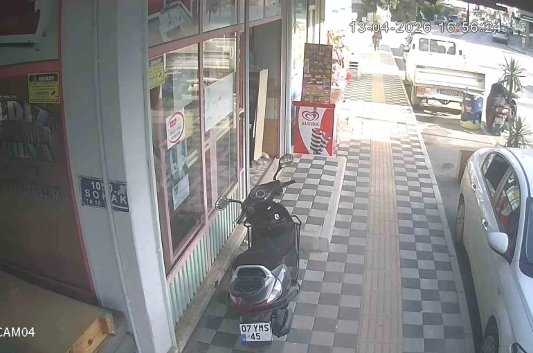 Kendi motosikleti gibi çalıp götürmesi saniyeler sürdü