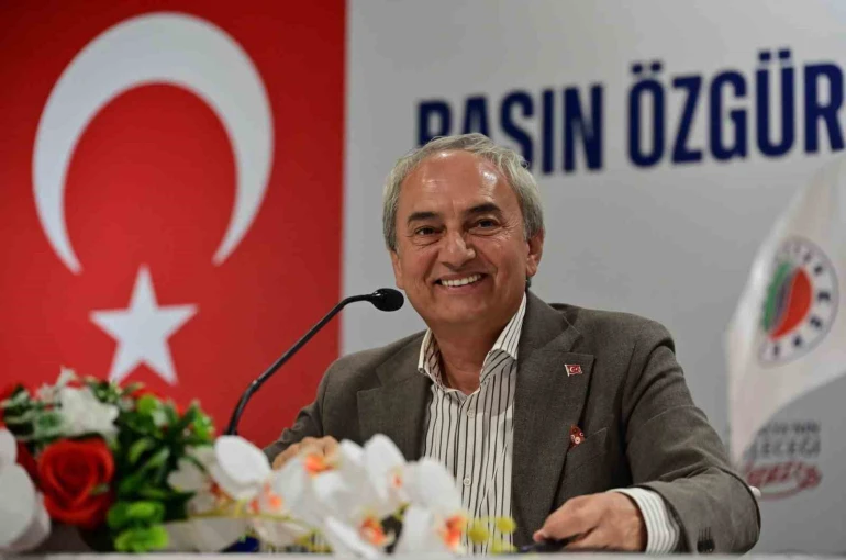 Kepez Belediye Başkanı Kocagöz’den yeni parti cevabı