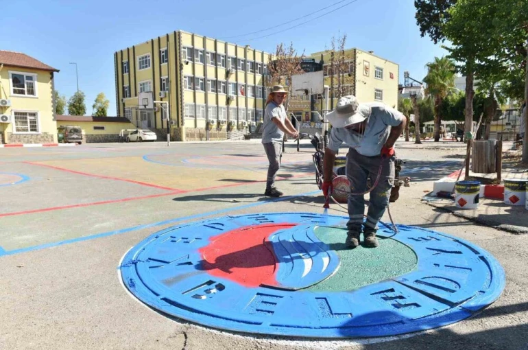 Kepez Belediyesi’nden okullara bakım, onarım ve temizlik desteği