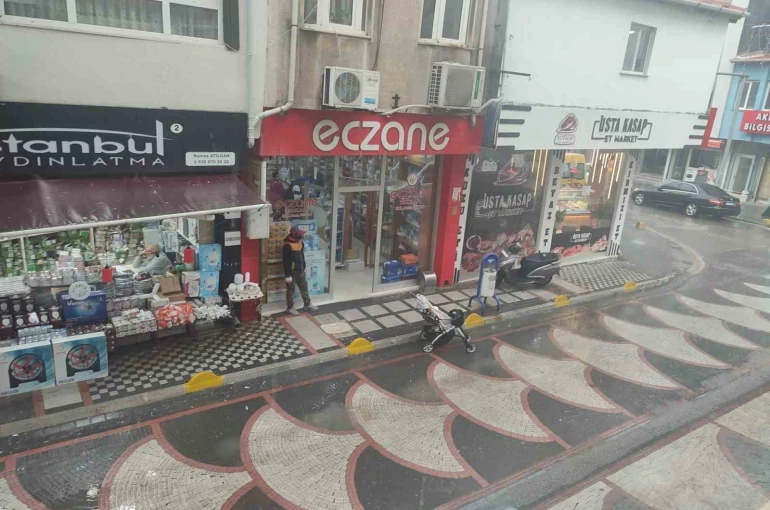 Keşan’da sağanak yağış etkili oldu
