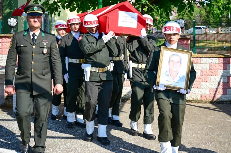 Kıbrıs Gazisi son yolculuğuna uğurlandı