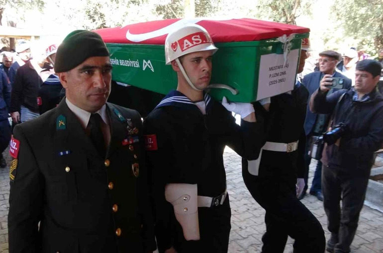 Kıbrıs’ta kazada hayatını kaybeden uzman onbaşı son yolculuğuna uğurlandı