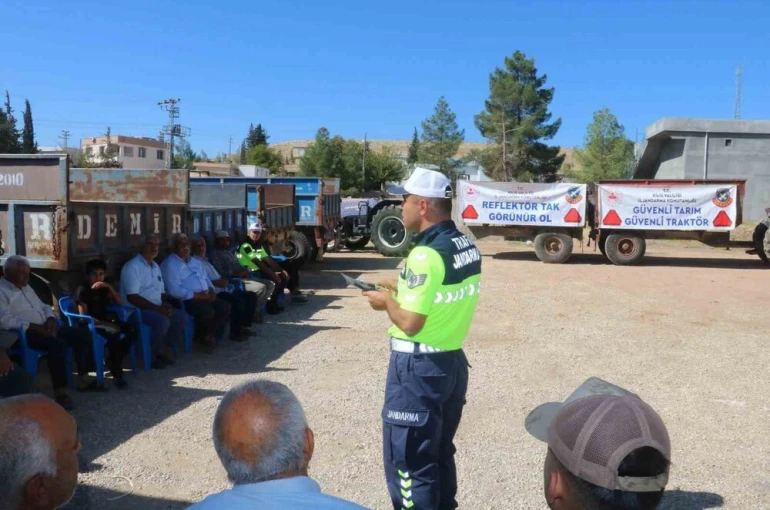 Kilis’te çiftçilere ‘’Güvenli Traktör Kullanımı’’ eğitimi verildi