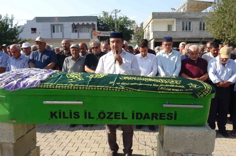 Kilis’te eşi tarafından silahla vurularak öldürülen kadın son yolculuğuna uğurlandı