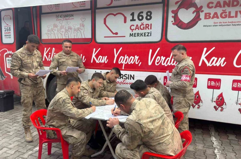 Kilis’te jandarmadan Kızılay’ın kan bağışı kampanyasına destek