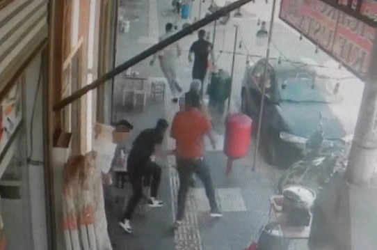 Kilis’te kebapçıda silahlı ve bıçaklı kavga: 1 yaralı