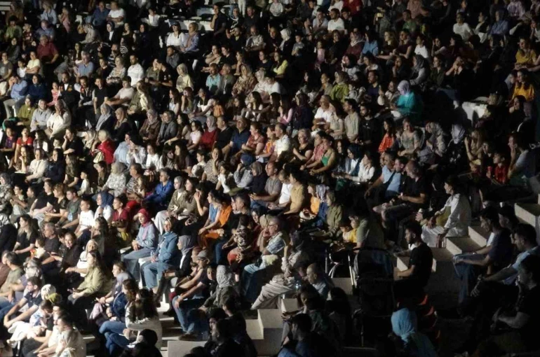 Kilis’te "Sınırdan Sesler Korosu" konserine yoğun ilgi