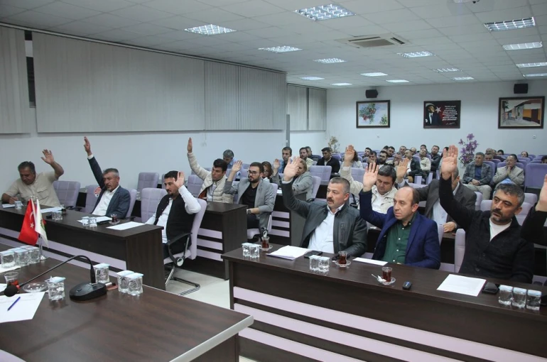 Kira borcu olan kiracılar için ‘kesin tahliye’ maddesi meclisten döndü
