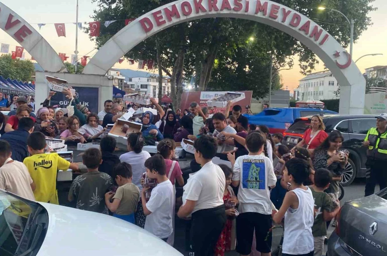 Kiraz kapabilmek için kıyasıya yarıştılar