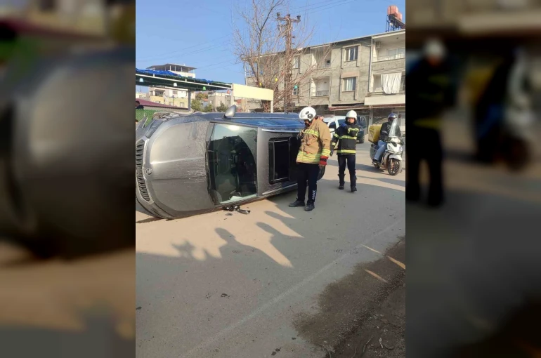 Kırıkhan’da otomobil yan yattı: 2 yaralı