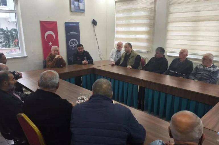 Kırklareli Valisi sabah namazında vatandaşlarla bir araya geldi