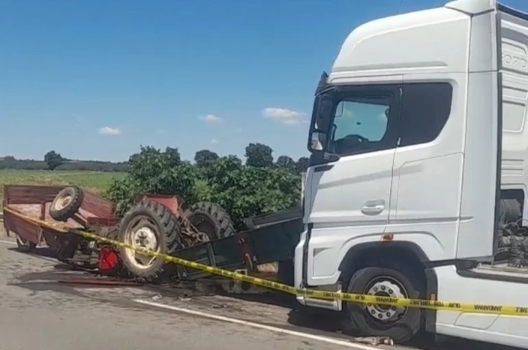 Kırklareli’nde tırın çarptığı traktörün sürücüsü hayatını kaybetti