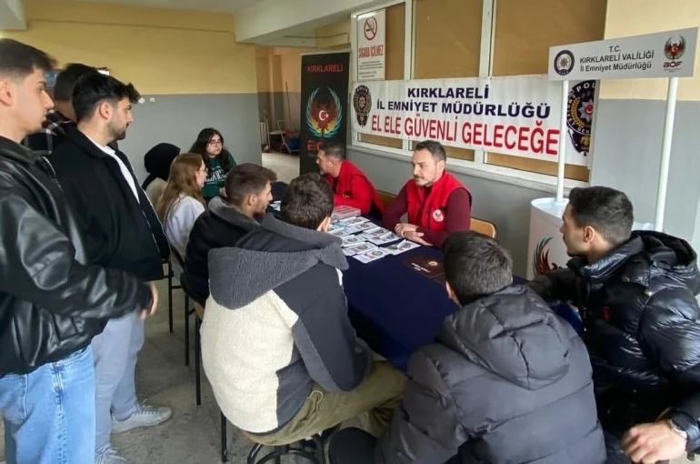 Kırklareli’nde üniversite öğrencilerine terörle mücadele bilgilendirmesi