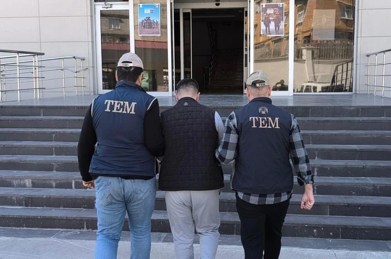 Kırmızı bültenle aranan 2 DEAŞ üyesi Gaziantep’te yakalandı