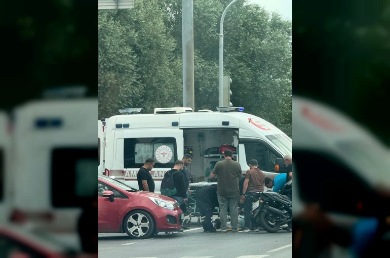 Kırmızı ışıkta geçtiği ileri sürülen motosiklet başka bir motosikletle çarpıştı: 1 yaralı