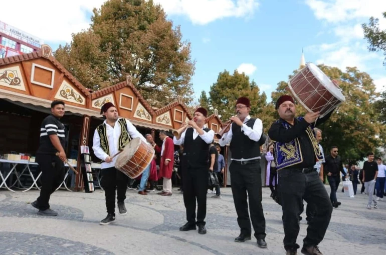 Kırşehir esnafından ’davullu, zurnalı’ Ahilik daveti