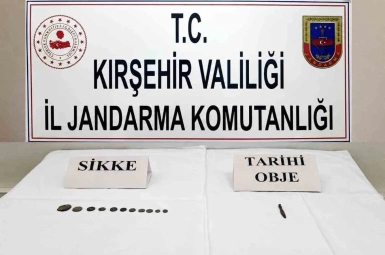 Kırşehir’de tarihi eser operasyonu: Sikke ve objeler ele geçirildi