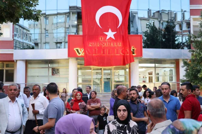 Kırşehirliler 15 Temmuz’un 10. yılında Cacabey Meydanı’nda buluştu