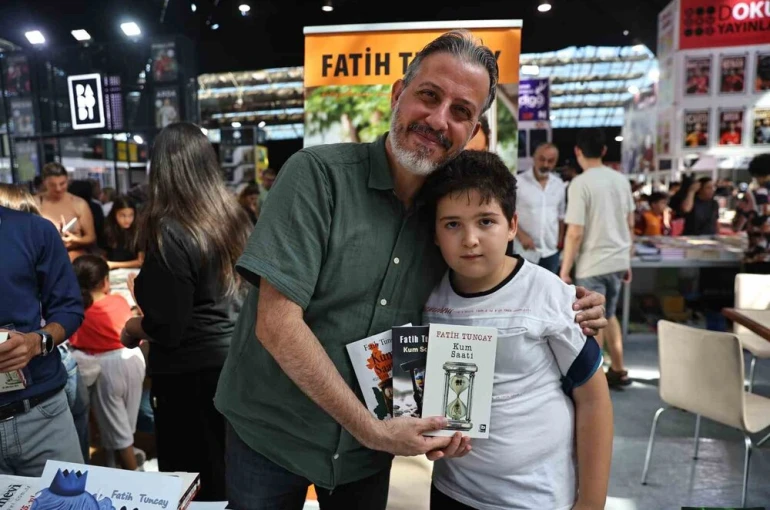 Kitap tutkunları Antalya Kitap Fuarı’nda buluşmaya devam ediyor