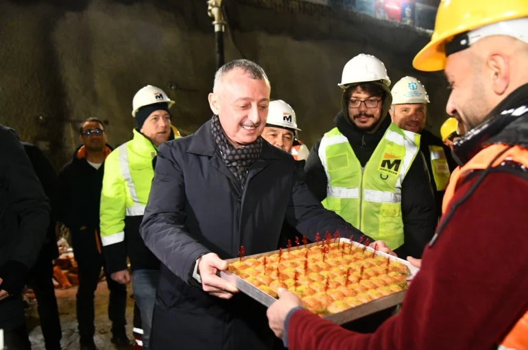 Kocaeli Büyükşehir ekipleri yeni yıla şantiyelerde girdi