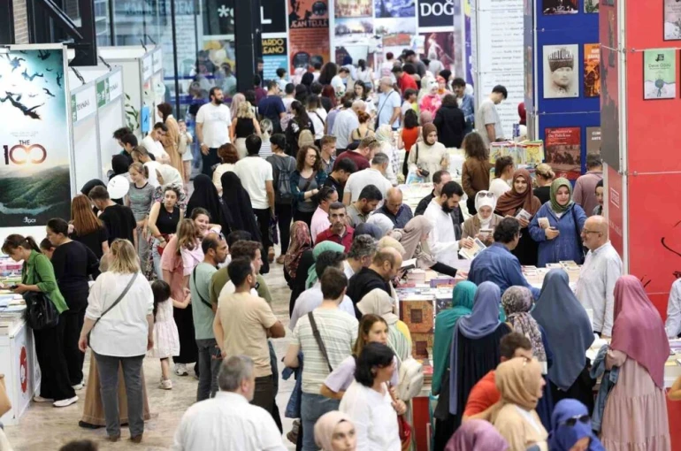 Kocaeli Kitap Fuarı’nda "ebeveynle kitap okuma" rekoru denenecek