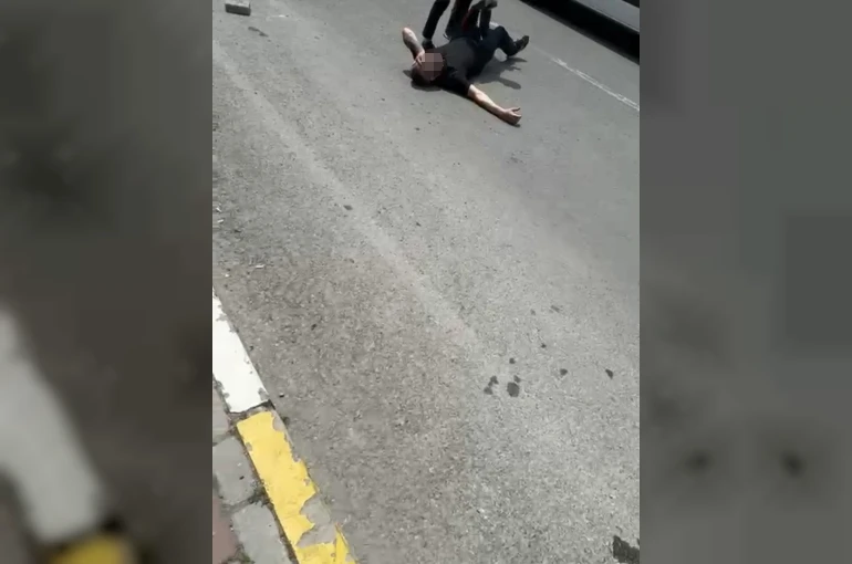 Kocaeli’de adliye önünde silahlı saldırıya uğrayan kişi yaralandı