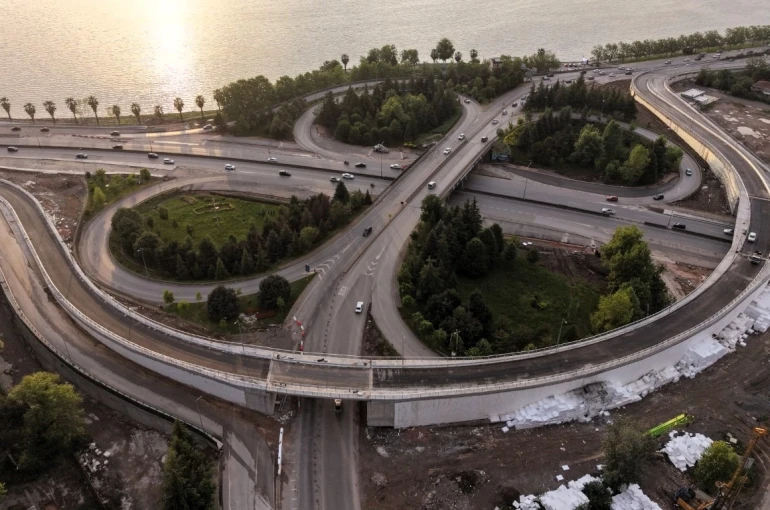 Kocaeli’de D-130’u rahatlatacak yeni bağlantı yolu hizmete girdi