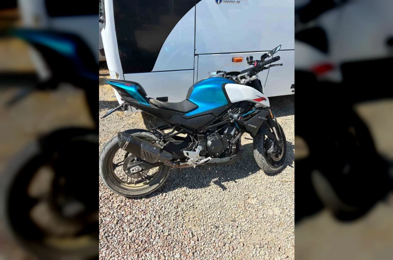 Kocaeli’de "dur" ihtarına uymayan motosikletli polise çarptı