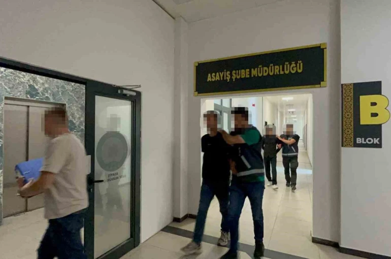 Kocaeli’de iş yerinden beyaz eşya çalan 2 şüpheli tutuklandı