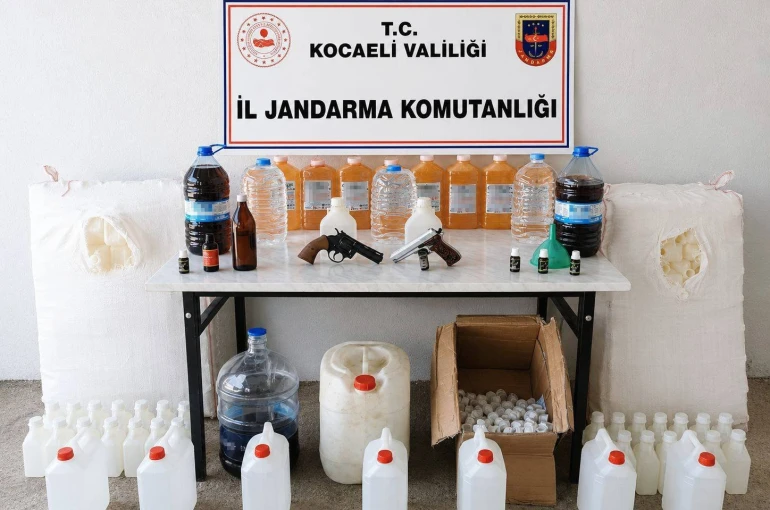 Kocaeli’de kaçakçılık operasyonu: 1 milyon 350 bin liralık kaçak ürün ele geçirildi