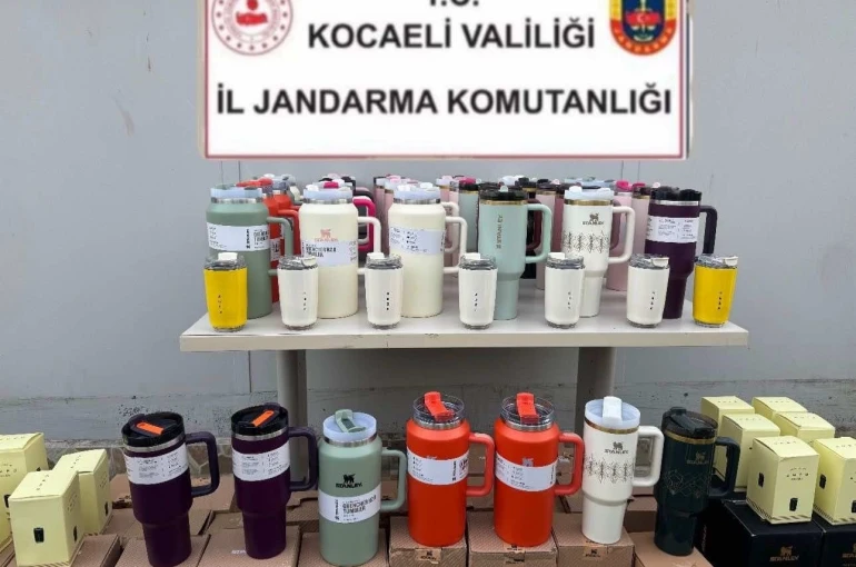 Kocaeli’de piyasa değeri yüksek ünlü markaya ait 100 termos ele geçirildi