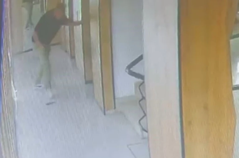 Kocası o anlara şahit olmuş: Bir çocuk annesini hayattan koparan asansör kazası kamerada