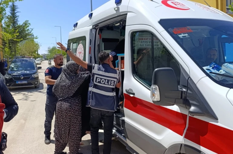 Komşu kavgasında 1 kadın yaralandı