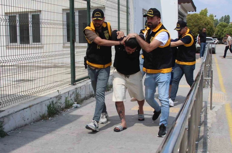 Komşusunun evine kurşun yağdıran şüpheli, 500 saatlik kamera incelemesiyle yakalandı