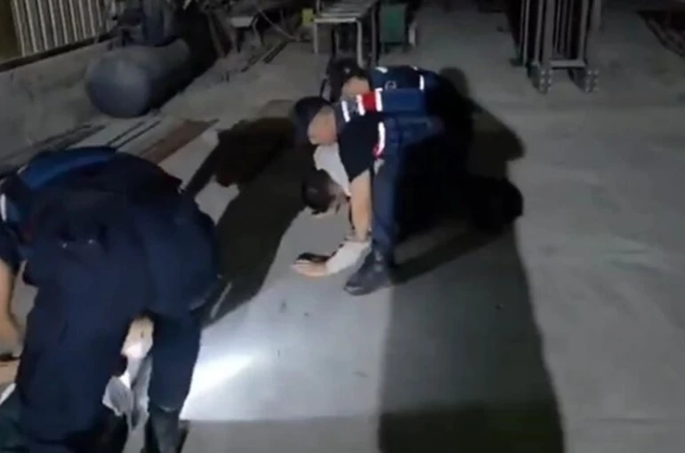 Konteynere iklimlendirme sistemi kurup uyuşturucu yetiştirdiler