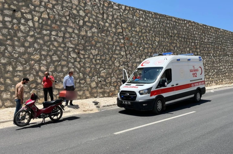 Kontrolden çıkan motosiklet devrildi: 1 yaralı 