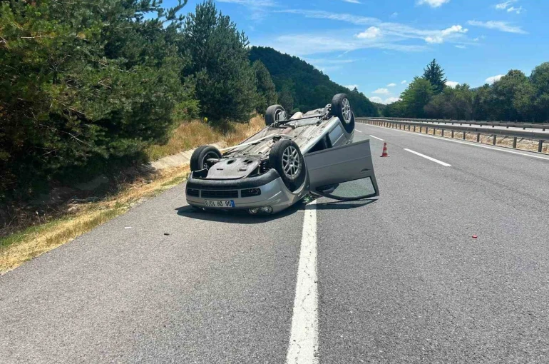 Kontrolden çıkan otomobil takla attı: 3 yaralı