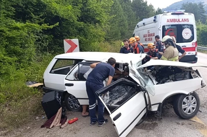 Kontrolden çıkan tırın dorsesi faciaya neden oldu: 1 ölü 2 yaralı