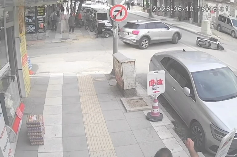 Kontrolsüzce yola çıkan otomobil kazaya neden oldu